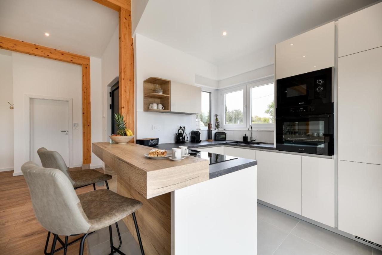 Wonderful House Bruno With Heated Pool Villa