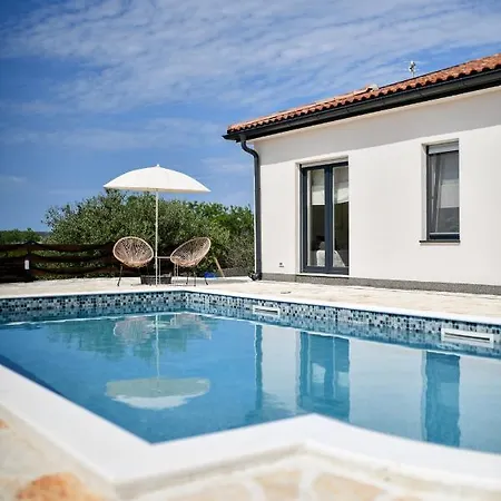 Wonderful Holiday House Bruno With Heated Pool Zadar Exteriér fotografie
