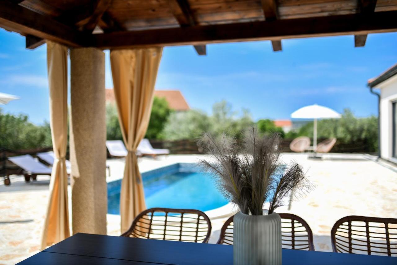 Wonderful House Bruno With Heated Pool Villa