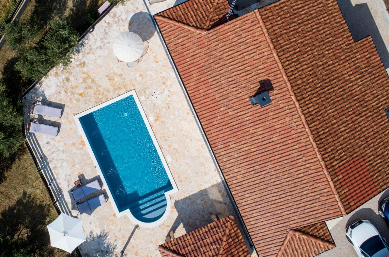 Wonderful House Bruno With Heated Pool Zadar